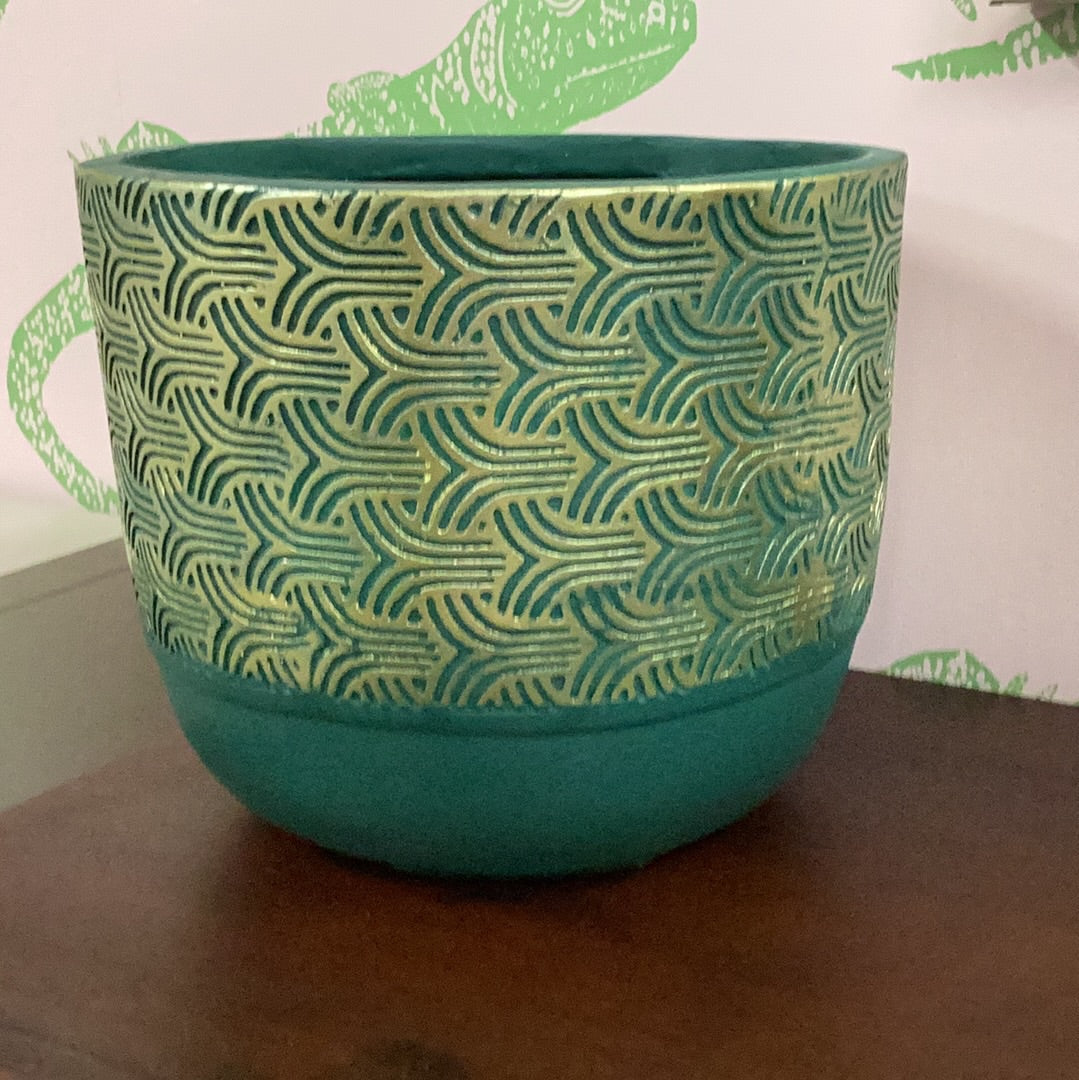 Medium resin swirl planter green